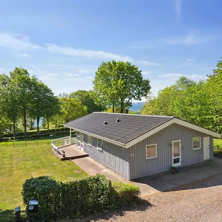 Holiday home Conradine - 600m From The Sea By Interhome