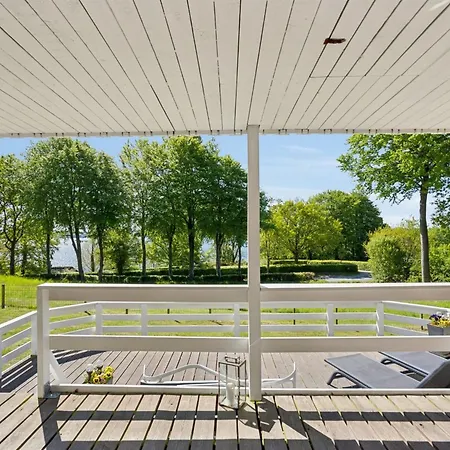 Conradine - 600m From The Sea By Interhome Nyaraló