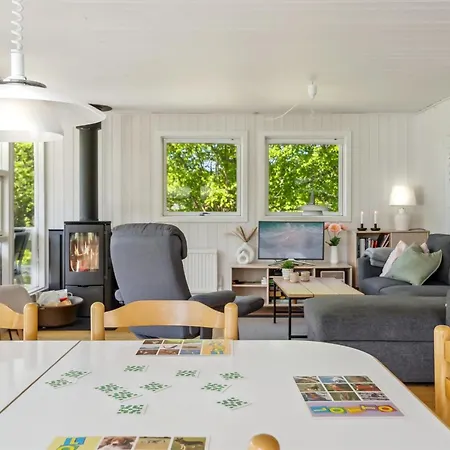 Conradine - 600m From The Sea By Interhome Nyaraló *