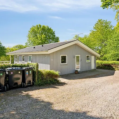 Holiday home Conradine - 600m From The Sea By Interhome *